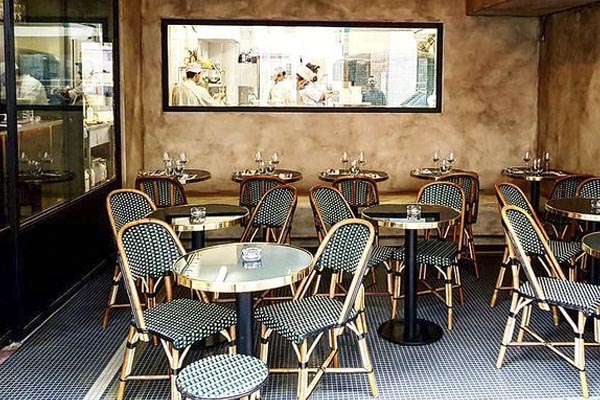 Italian restaurant with a chic and retro look A place full of elegance