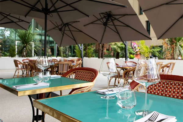 Une terrasse entre modernité et tradition  Une terrasse pleine de pep’s