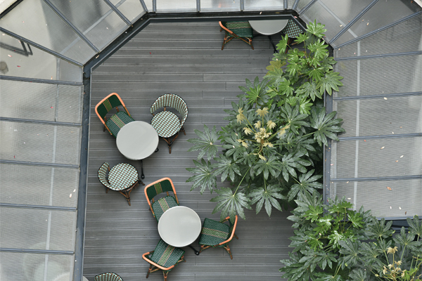 Une terrasse agréable en plein coeur de Paris Une terrasse agréable en plein coeur de Paris
