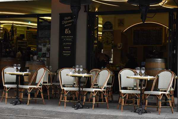Typical Parisian bar chairs | Maison Grock Mobilier 
