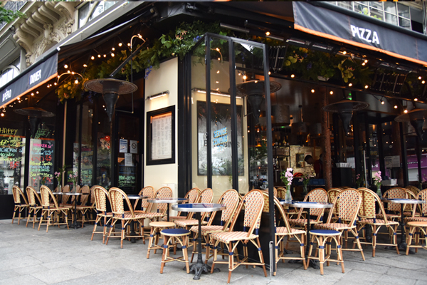 Hospitality furniture for a typical Parisian terrace