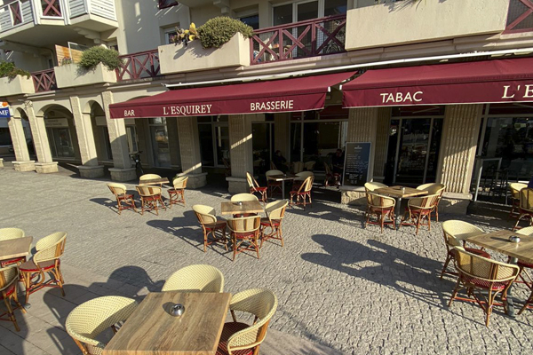 natural style bar A terrace with a mix of atmosphere