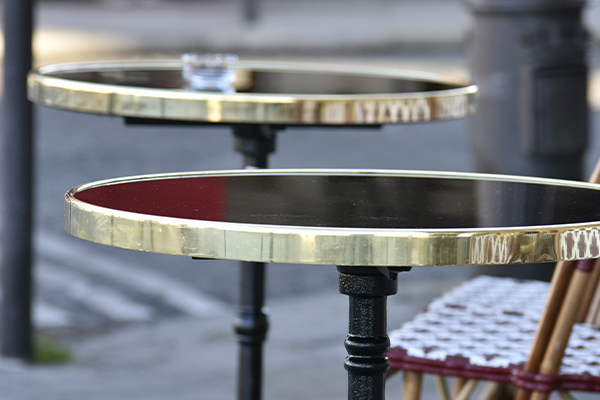 Jolie terrasse de restaurant Parisien