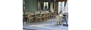 Café Parisien au cadre chic et contemporain Une terrasse aux couleurs pastel