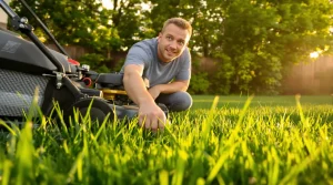 Hauteur de coupe idéale pour une pelouse parfaite toute l’année : voici ce qu’il faut régler